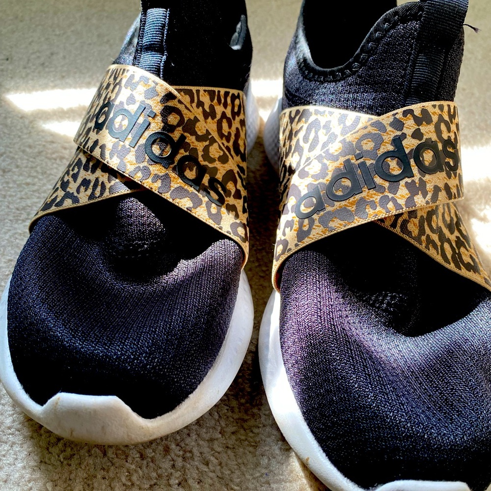 Adidas Women’s Cheetah Print Tennis shoes